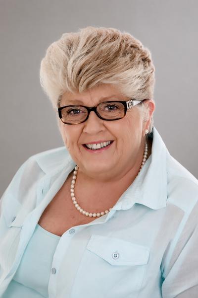 Val Zeelie, Property Practitioner at Simpson Properties